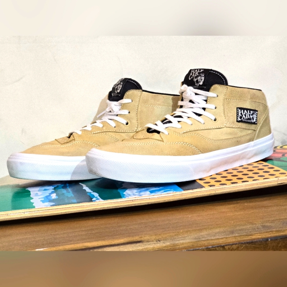Vans "Half Cab" Skateboarding Shoes in EUC!